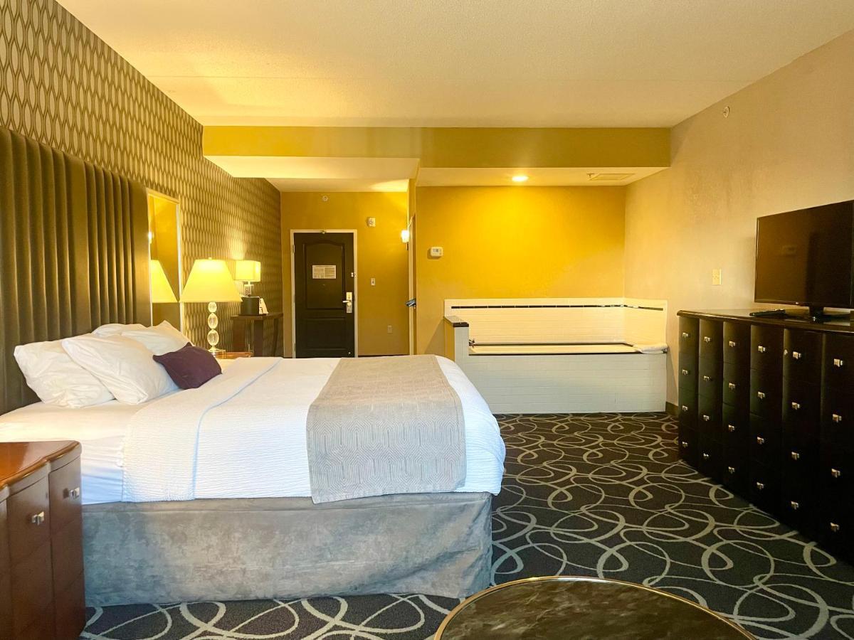 Park Manor Hotel Clifton Park Exteriör bild A room at the Hilton Garden Inn in San Francisco