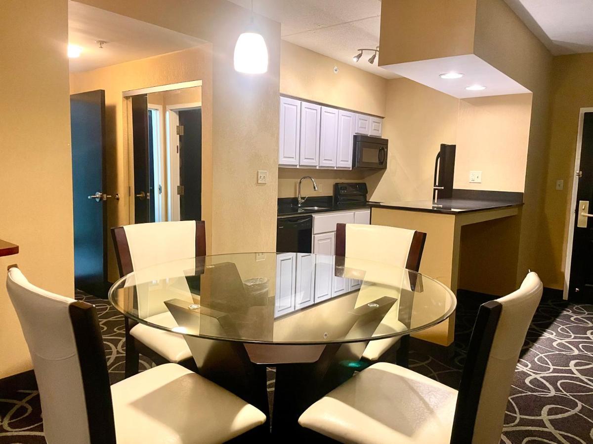 Park Manor Hotel Clifton Park Exteriör bild A kitchen in a suite at the Hilton San Francisco