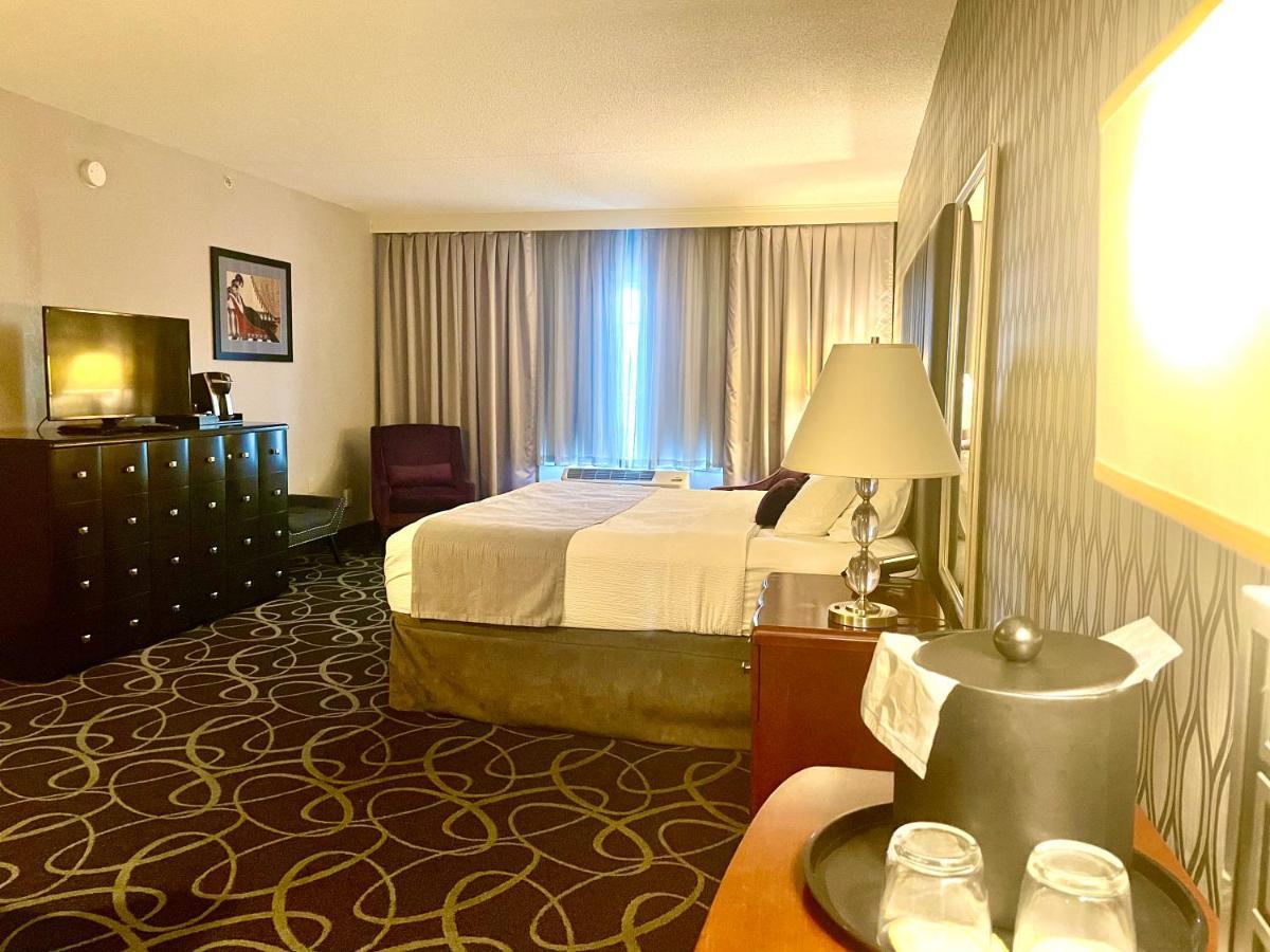 Park Manor Hotel Clifton Park Exteriör bild A room at the hotel
