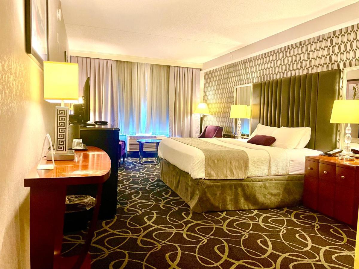 Park Manor Hotel Clifton Park Exteriör bild A room at the hotel
