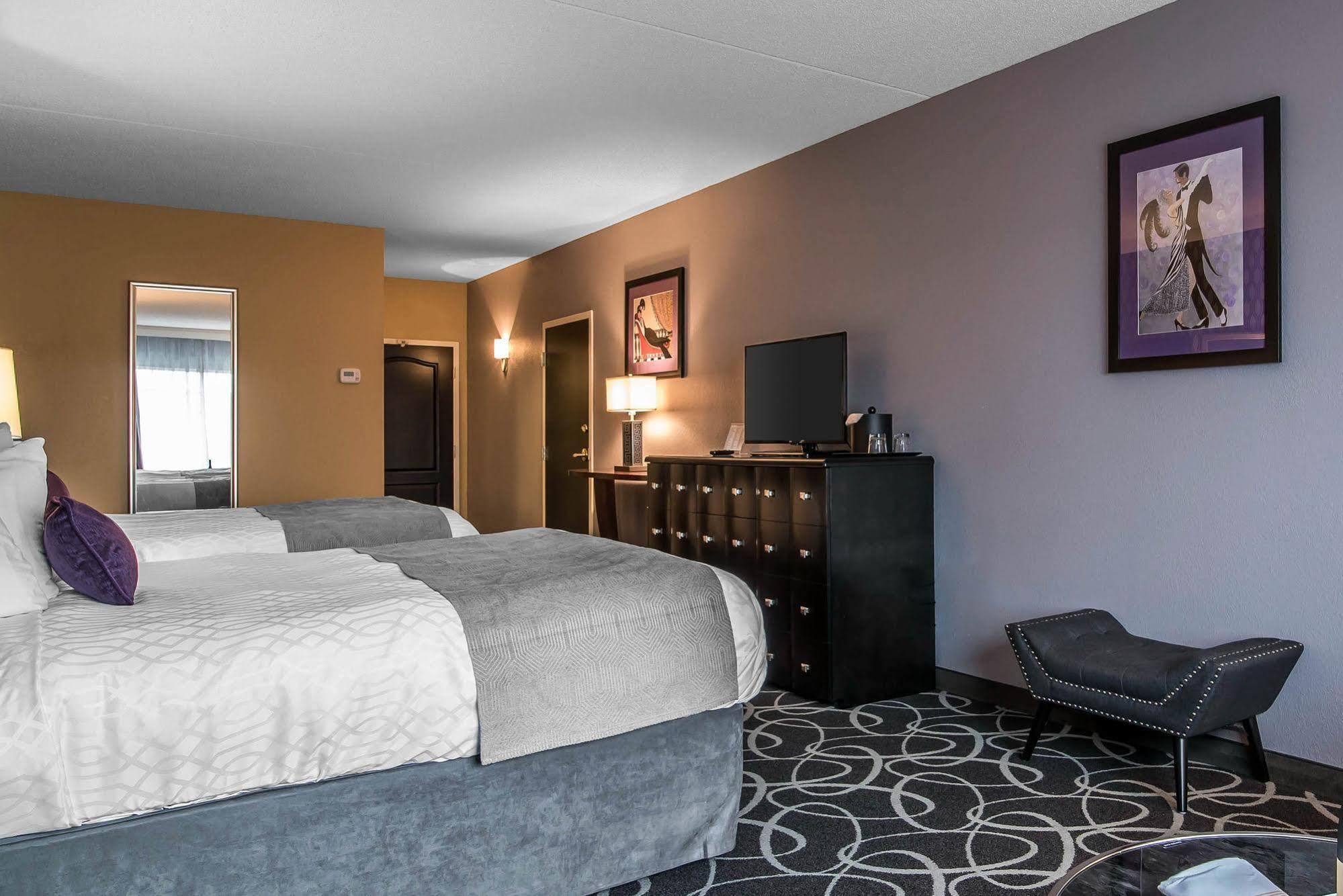 Park Manor Hotel Clifton Park Exteriör bild A room at the hotel