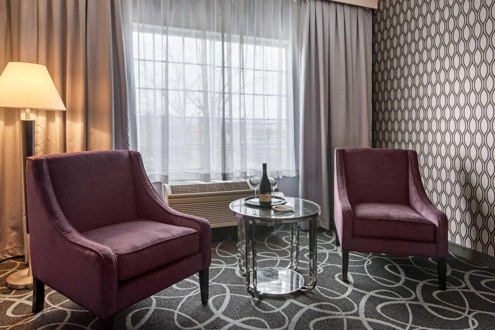 Park Manor Hotel Clifton Park Exteriör bild A room at the hotel