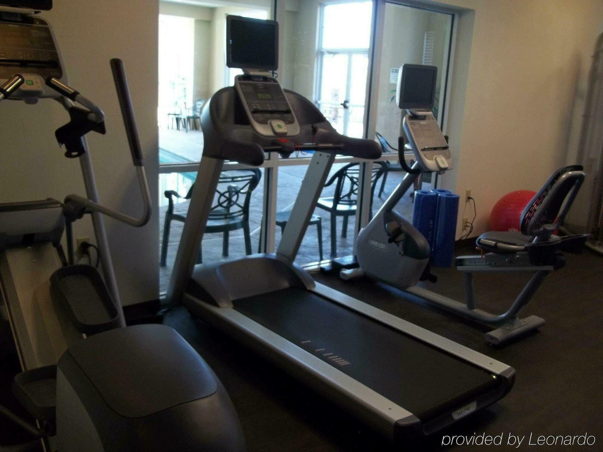 Park Manor Hotel Clifton Park Exteriör bild A treadmill