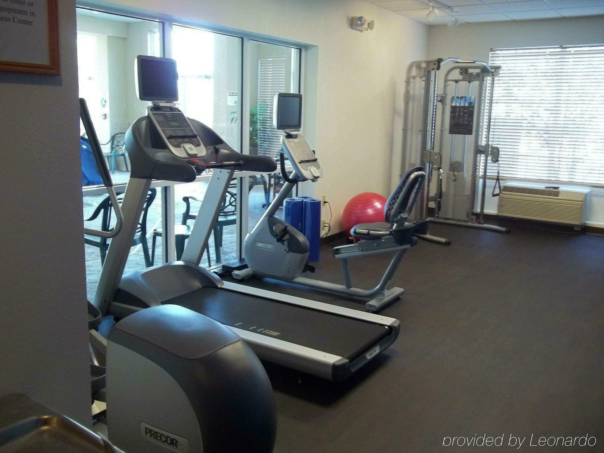 Park Manor Hotel Clifton Park Exteriör bild A typical gym